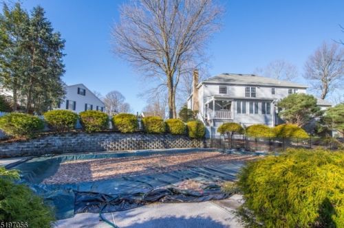 9 Memory Ln, Dover NJ  07869-4205 exterior