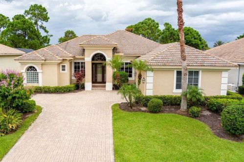 8033 Links Way, Fort Pierce, FL 34986-3036