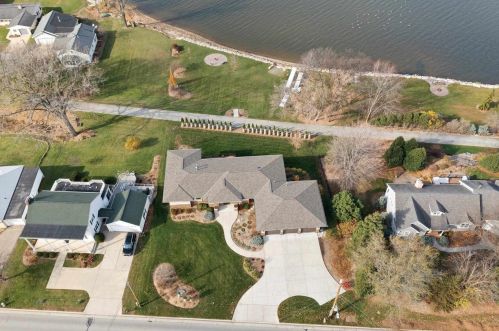 2568 Riverside Dr, Green Bay, WI 54301-1950