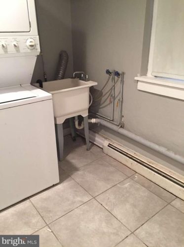 412 Maple Ave, Camden NJ  08106-2055 exterior