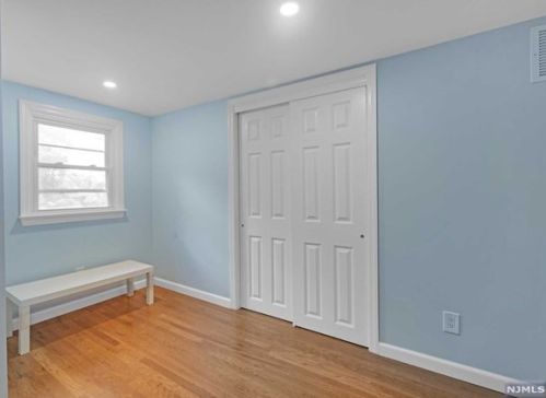 215 Hiawatha Blvd, Oakland NJ  07436-3619 exterior