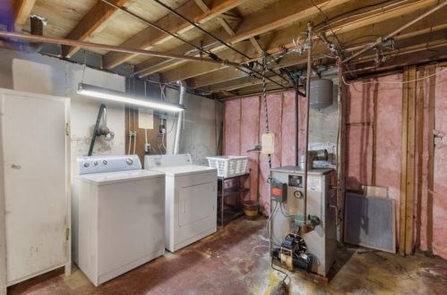 59 Grinnell Ave, Tiverton RI  02878-1901 exterior