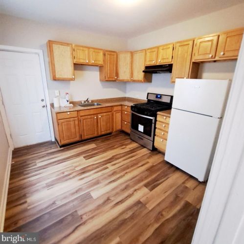 221 Connell St, Wilmington DE  19805-3961 exterior