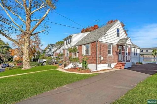 37 Highland Ave, Dumont NJ  07628-3312 exterior