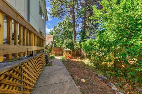 217 Fairmont Dr, Grass Valley CA  95945-9708 exterior