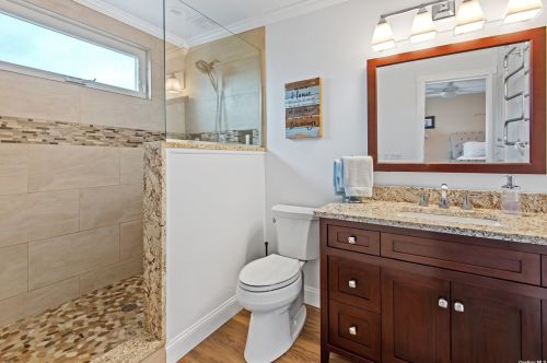 49 Roderick Rd, West Islip NY  11795-2632 exterior