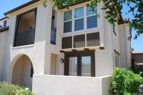 28618 Pietro Dr, Santa Clarita, CA 91354-2698