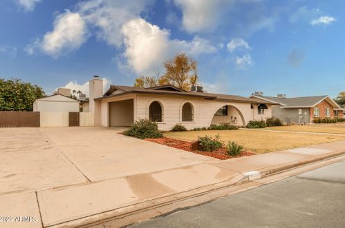1746 Hope St, Mesa, AZ 85203-3925