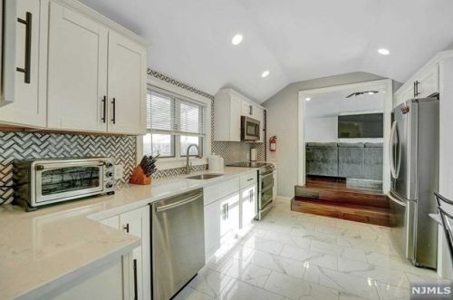 20 Highland Ave, West Milford NJ  07480-3855 exterior