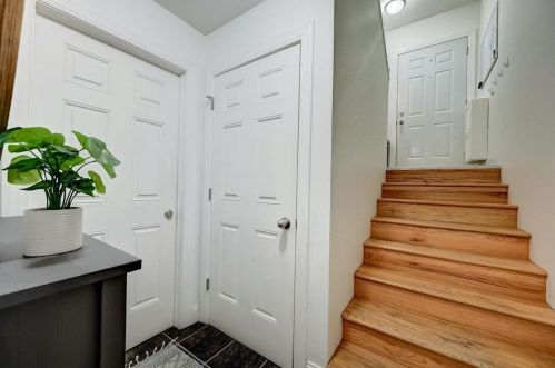 905 Hadley St, Milwaukee WI 53212-2611 exterior