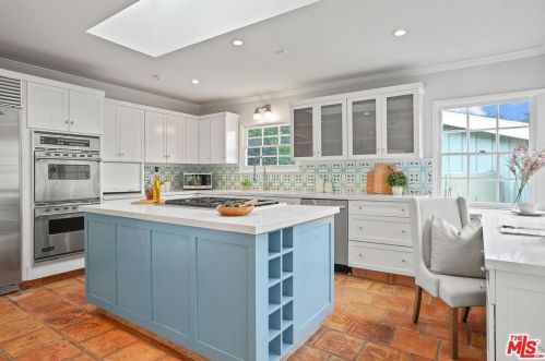 3531 Coldwater Canyon Ave, North Hollywood CA  91604-4060 exterior
