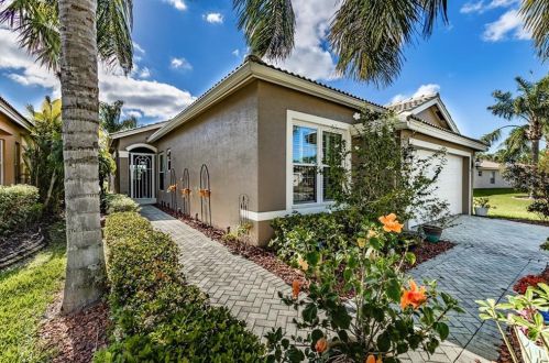 15755 Crystal Waters Dr, Wimauma, FL 33598-4018