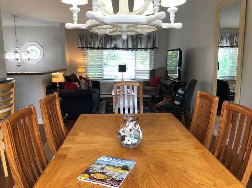 4 Pepper Bush Trl, South Kingstown RI  02874-2367 exterior