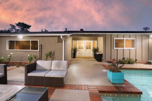 1630 Virden Dr, Glendale CA  91208-2722 exterior