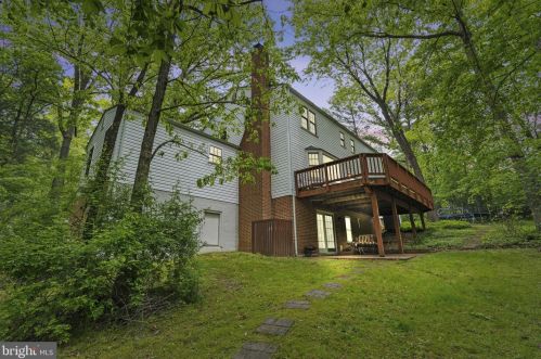 10809 Dayflower Ct, Herndon VA  20191-5109 exterior