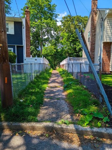 17 Torwood Ct, Huntington Station NY  11746-3811 exterior