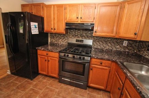 1560 Berkshire Ave, Pittsburgh PA  15226-2476 exterior