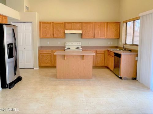 12719 Hollyhock Dr, Avondale AZ  85392-6357 exterior