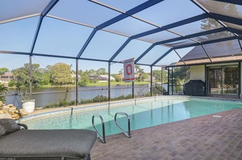 161 Oakwood Dr, Naples, FL 34110-1125