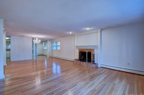 1107 Farmington Ave, Hartford CT  06107-2117 exterior