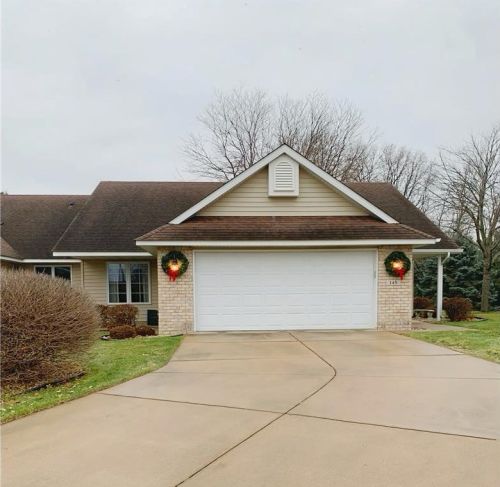 145 Hillridge Ct, Prescott, WI 54021-1324