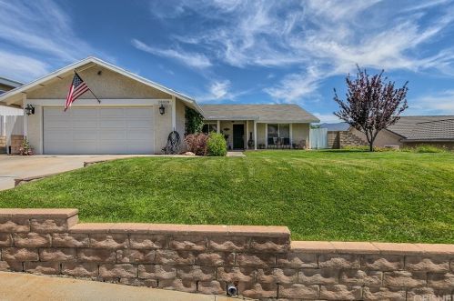28028 Winterdale Dr, Santa Clarita, CA 91387-3125