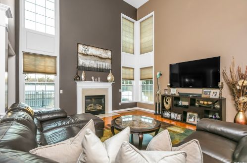 19 Pinehurst Dr, Mount Sinai NY  11766-3421 exterior