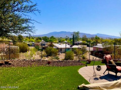 3321 Calexico Ave, Tucson AZ 85730-2647 exterior