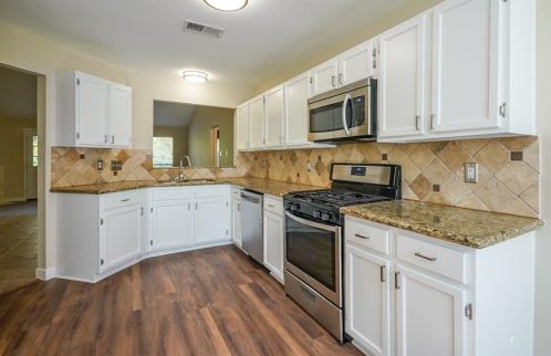 2611 Friarwood Trl, Humble TX  77339-1014 exterior