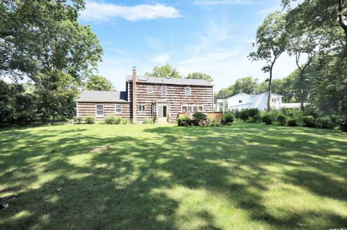 30 Tree Hollow Ct, Huntington Station, NY 11746-6328
