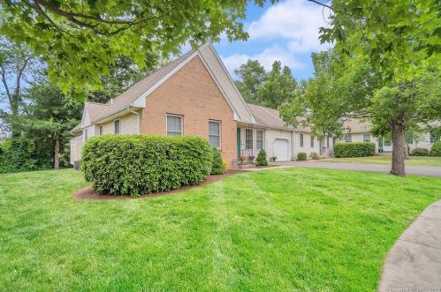 33 Shares Ln, Wapping, CT 06074-3861