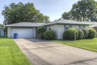 8255 32nd Pl, Tulsa, OK 74145-1460