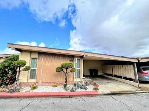 25 Merit Park Dr, Gardena, CA 90247-3839