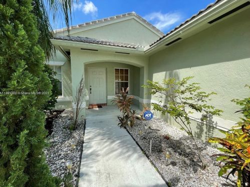 1642 143rd Way, Hollywood FL  33028-3009 exterior