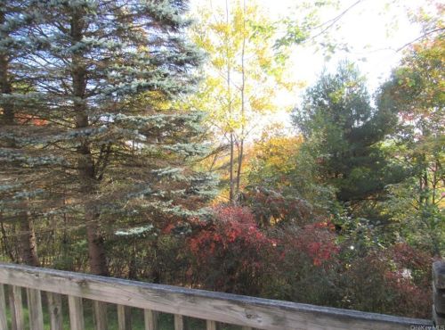 101 Shale Dr, Middletown NY  10940-7121 exterior