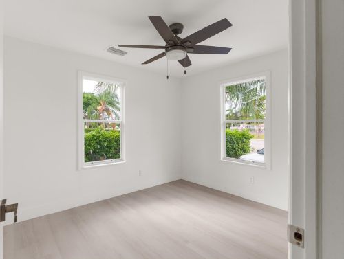 1750 Seacrest Blvd, Boynton Beach FL  33435-2245 exterior
