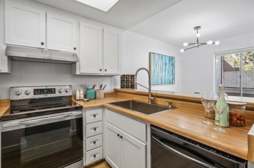 1091 Tekman Dr, San Jose CA  95122-4211 exterior