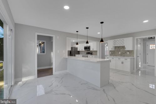 83 Hamilton Ln, Willingboro NJ  08046-1704 exterior