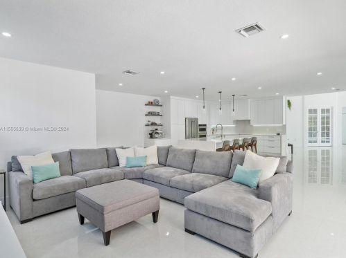 3761 144th Ave, Hollywood FL  33027-3785 exterior