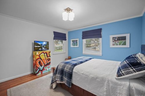 180 Hillair Cir, White Plains NY  10605-4506 exterior