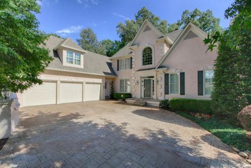 10400 Port Dr, Knoxville, TN 37922-5688