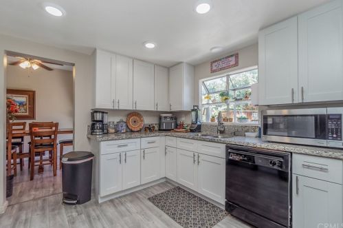 6742 Dove Ln, Riverside CA  92506-5000 exterior