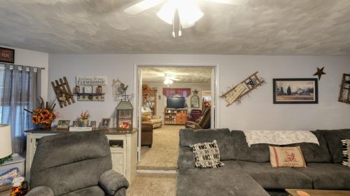 10272 Frd Rd, Cambridge OH  43725-9521 exterior