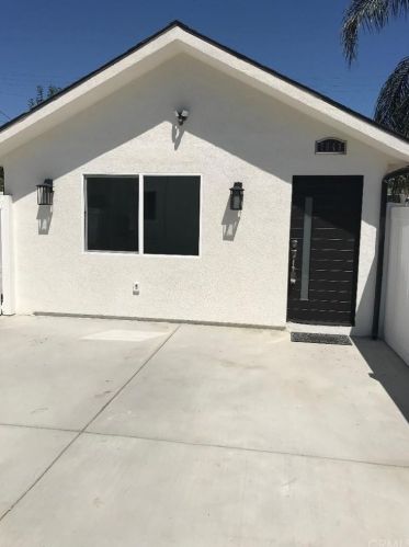 7650 Amestoy Ave, Van Nuys CA  91406-2109 exterior