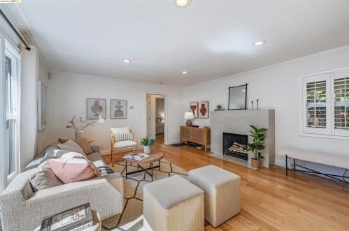 8437 Golf Links Rd, Oakland CA  94605-4118 exterior