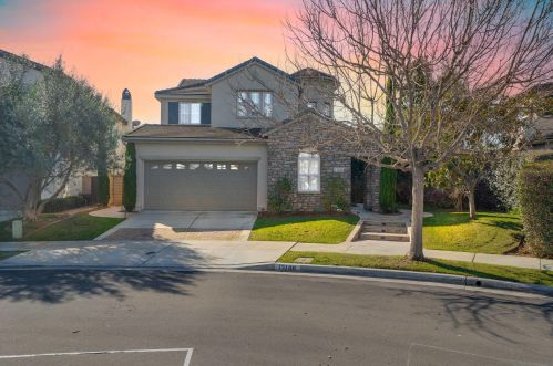 13188 Sunstone Pt, San Diego, CA 92130-5775