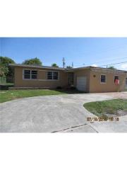 670 151st St, Miami, FL 33162-5223