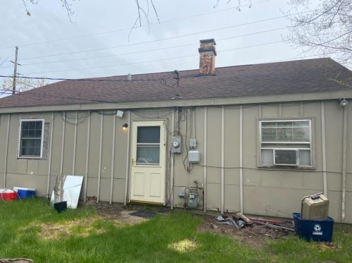 1028 Lake St, Gary, IN 46403-3870