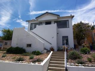 577 Cypress St, Monterey, CA 93940-1608