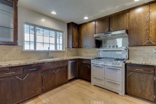 13417 Ocean Gate Ave, Hawthorne CA  90250-5611 exterior